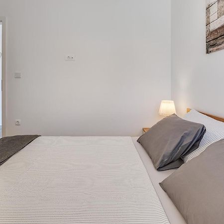 Apartments Juraj ペトルチャネ エクステリア 写真