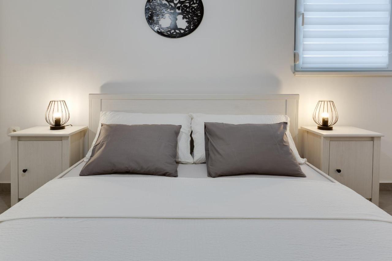 Apartments Juraj ペトルチャネ エクステリア 写真